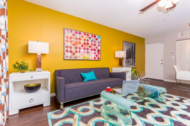 Living Area - Avana at the Moors