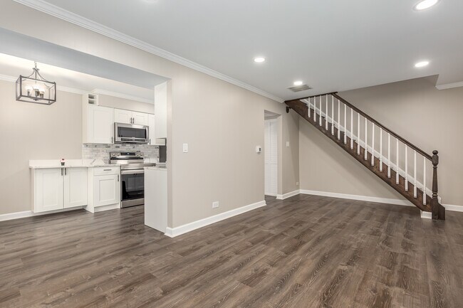 Building Photo - 2212 Cardinal Ct