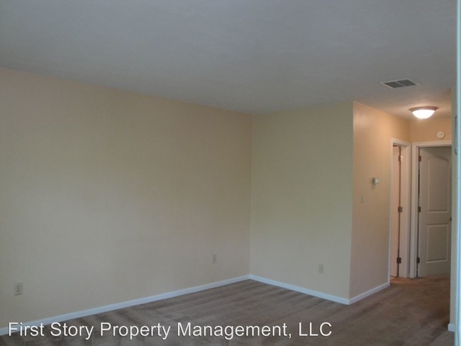 Building Photo - 608 Wilson Ave