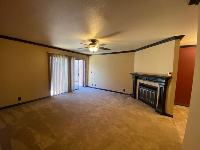 Foto del edificio - West Lancaster 2 bedroom Condo