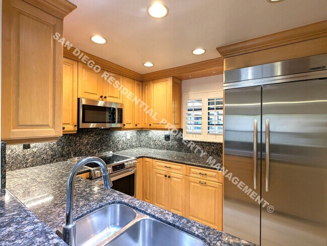 Foto del edificio - 8850 Villa La Jolla Dr