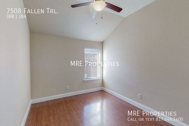 Foto del edificio - 7508 Fallen Trail