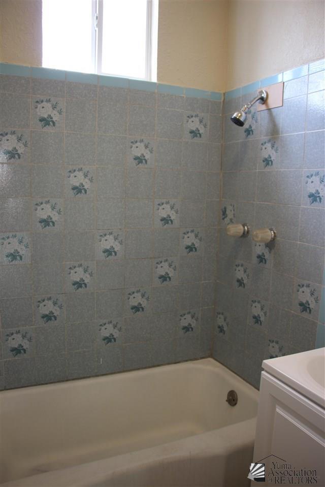 Building Photo - 610 S Orange Ave