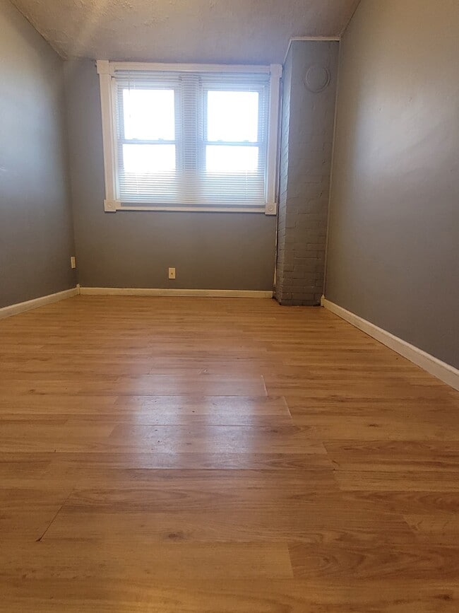 Building Photo - 412 Yund St