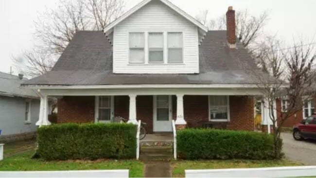Building Photo - CONTINGENT ON CURRENT TENANTS NOT RENEWING