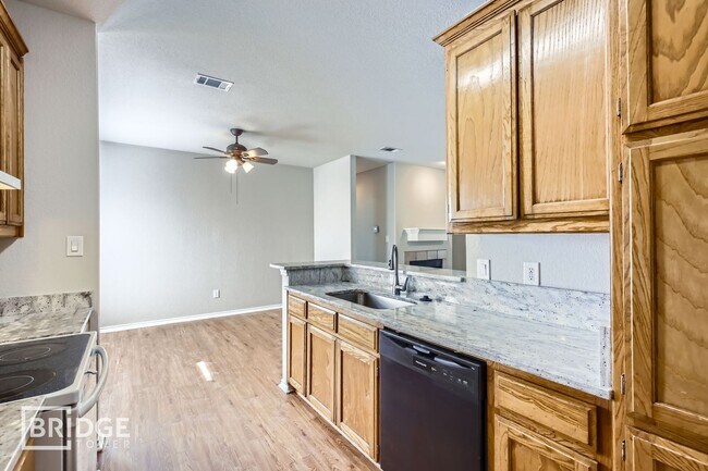 Foto del edificio - 7632 Craig St