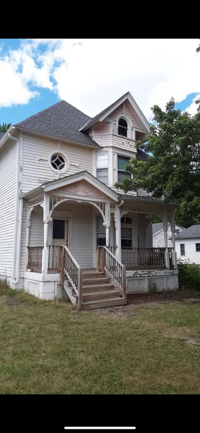 Primary Photo - 101 E Woodman St