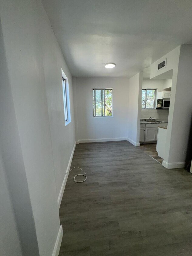 Foto principal - 6211 NW 7th Ave