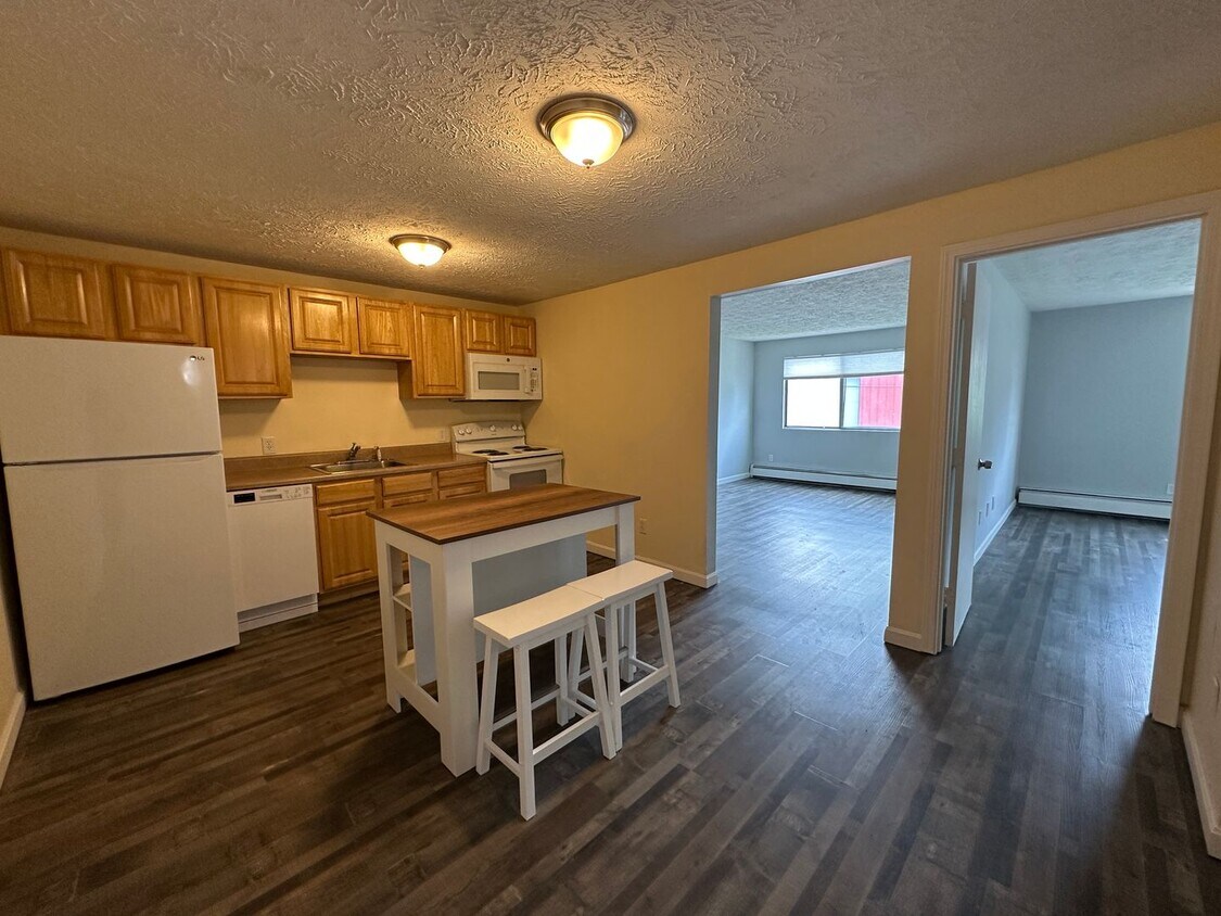 Foto principal - Spacious 2 Bedroom, 1 Bathroom On The West...