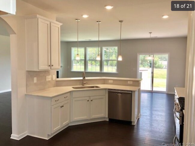Foto del edificio - 2230 Killian Creek Dr