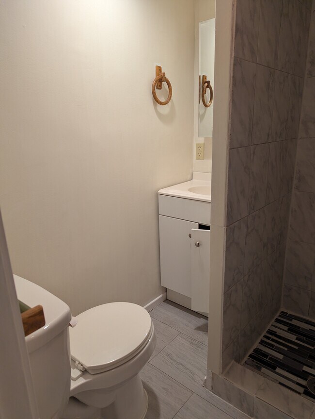 Foto del edificio - 16043 Leadwell St