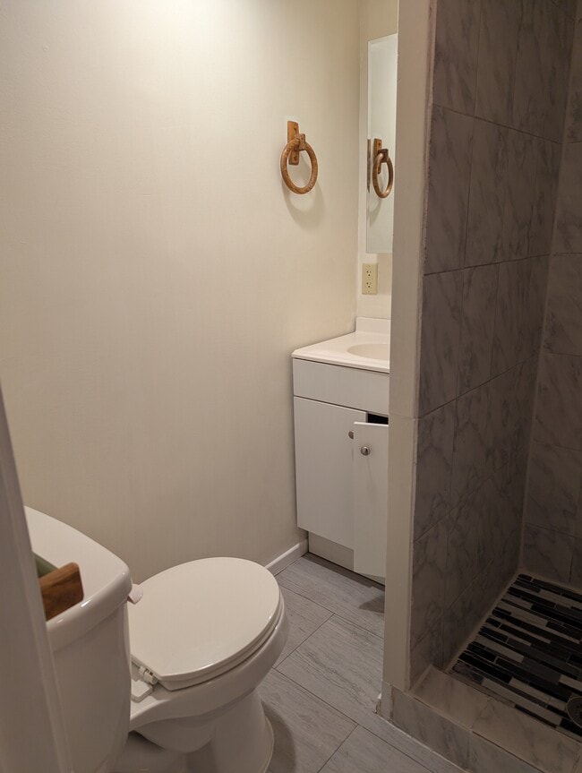 Building Photo - 16043 Leadwell St