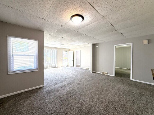 Foto del edificio - Easy to Maintain 2 Bed Home with Attached Garage