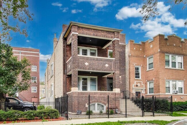 Foto del edificio - 4409 W Deming Pl