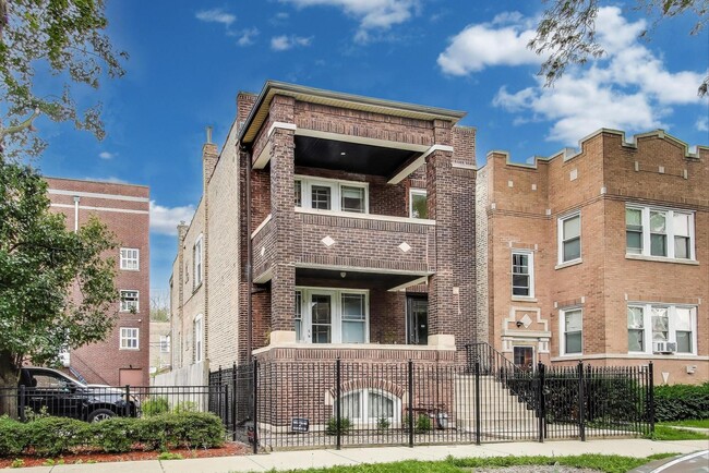 Building Photo - 4409 W Deming Pl
