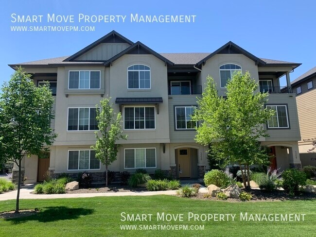 Building Photo - Luxury Townhouse on the Greenbelt, Pool. B...