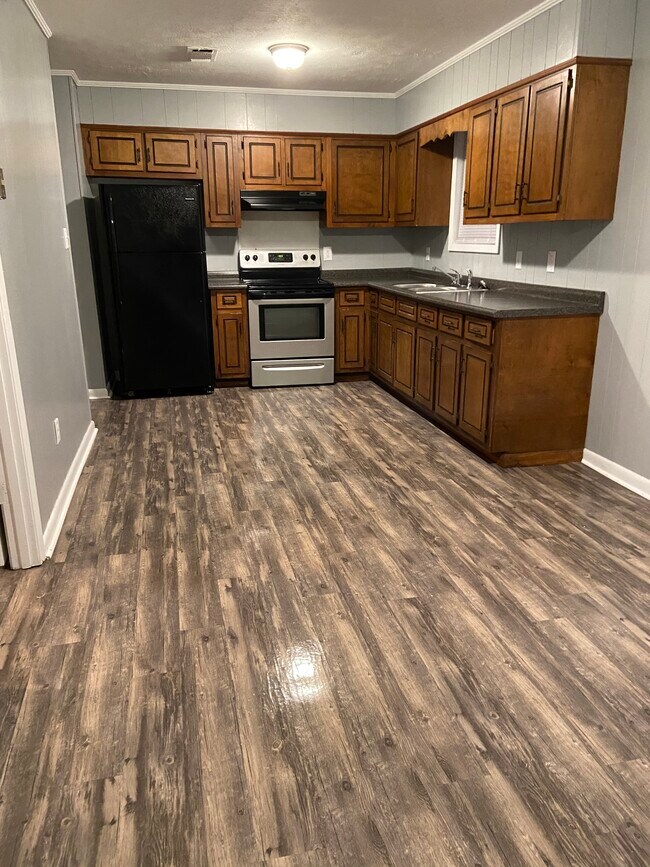 Kitchen 1 - 615 W Vine St