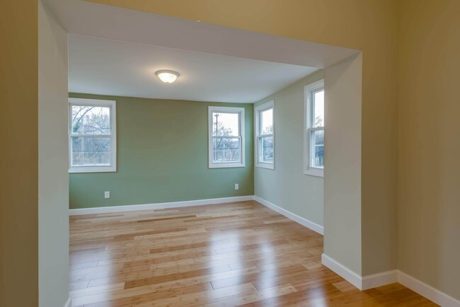 Building Photo - 5950 Pershing Ave