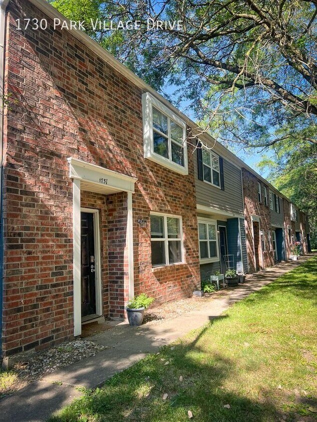 Foto principal - 1730 Park Village Dr