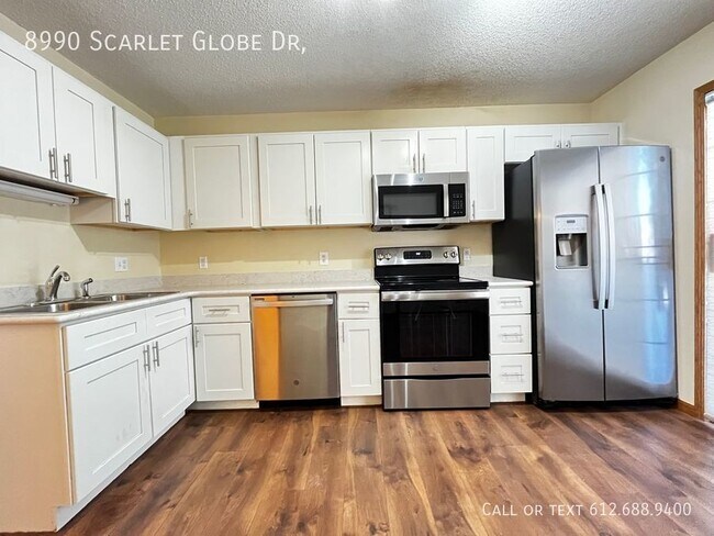 Building Photo - 2 Bed, 1.5 Bath Plus Flex Space! Deposit F...