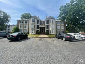 Building Photo - 6246 Rosecroft Dr