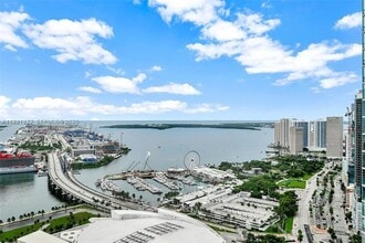Building Photo - 900 Biscayne Blvd