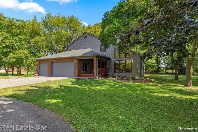 Building Photo - 18990 Beck Rd