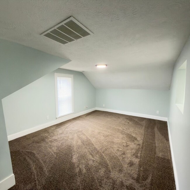 Building Photo - 439 More St NE