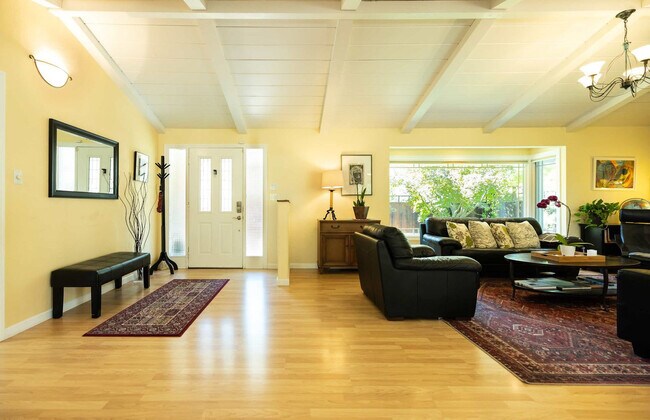 Building Photo - 611 Rheem Blvd
