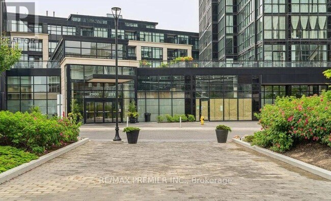 Photo du bâtiment - 2910 Hwy 7