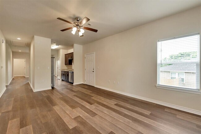 Foto del edificio - 203 Glade Bridge Ln