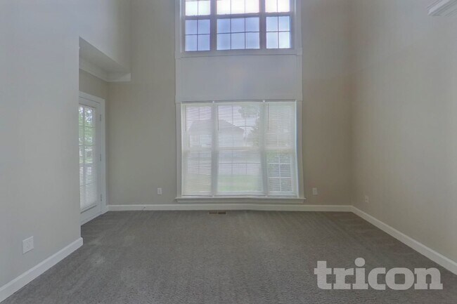 Foto del edificio - 201 Clearmeadow Dr