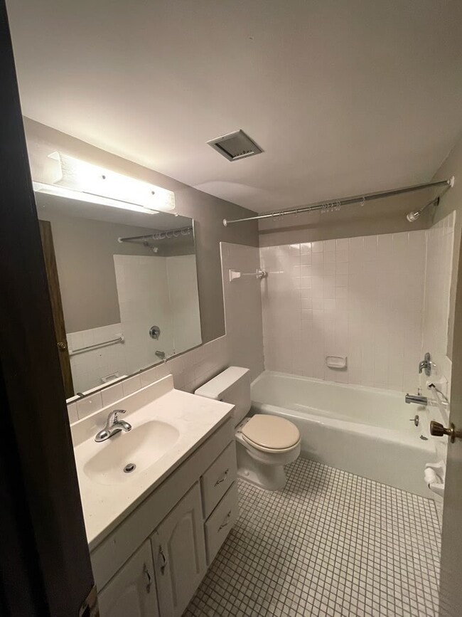 1010 Westbrooke Way Unit 1, Hopkins, MN 55343 Condo for Rent in