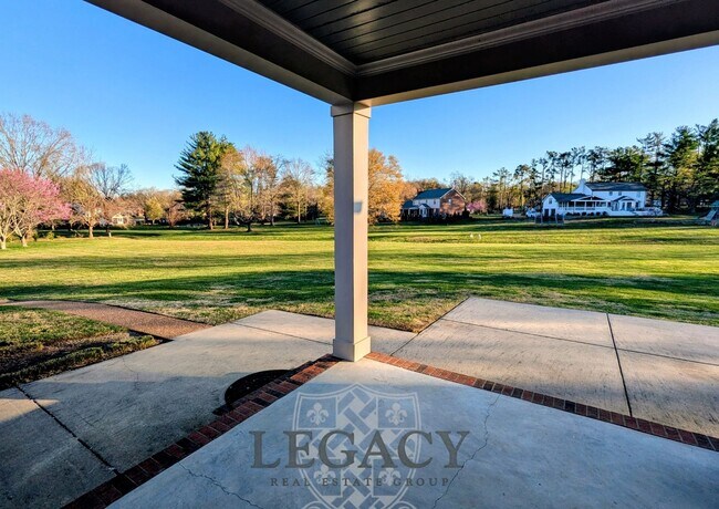 Foto del edificio - 9238 Greensboro Ct