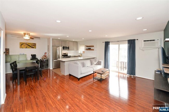 Foto del edificio - 199 Bergen Turnpike