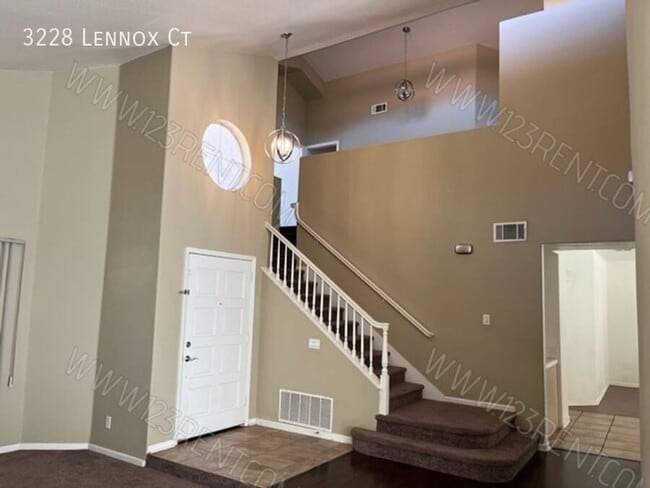Building Photo - 3228 Lennox Ct