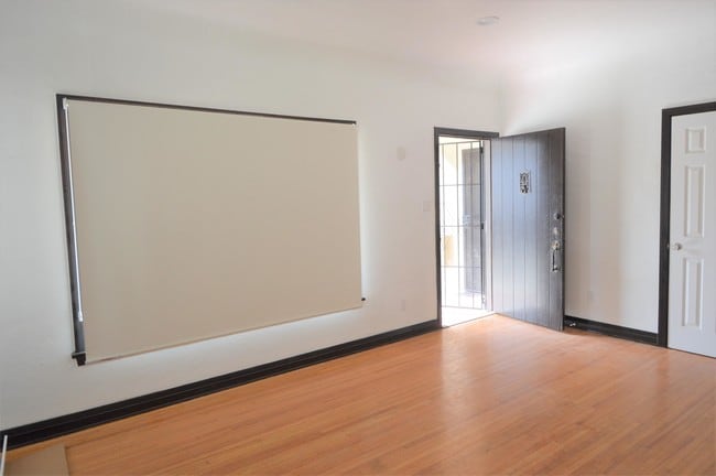 Building Photo - 358 Orange Ave