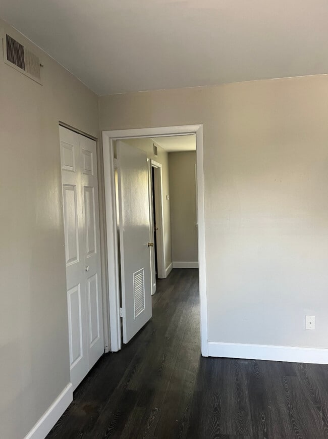 Building Photo - Sunny Ridge Apartments