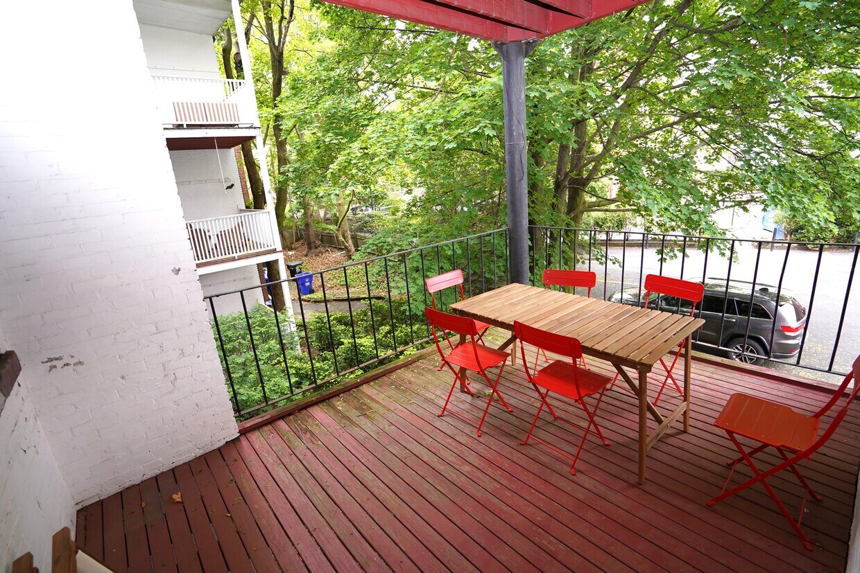 Primary Photo - 126 Park St