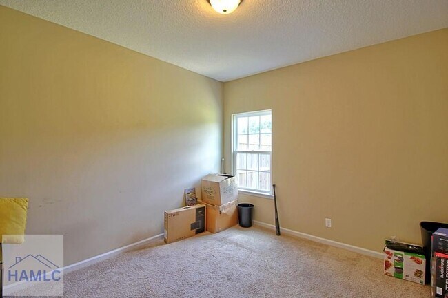 Foto del edificio - 248 Sawmill Rd