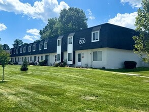 Building Photo - Windsor Forest Townhomes