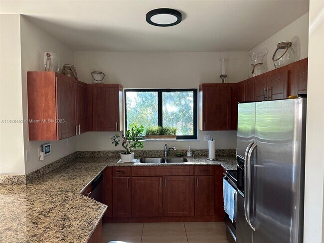 Building Photo - 1053 SW 29th Ct