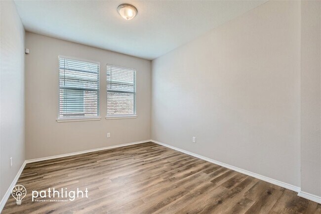 Foto del edificio - 10613 Lansdowne Ln