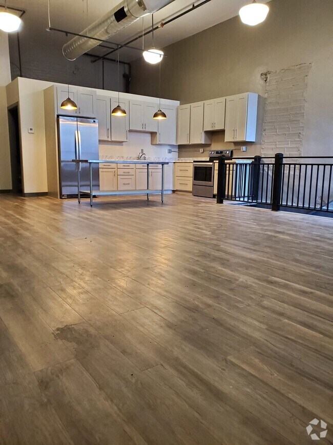 Building Photo - 618 Saint Joseph St