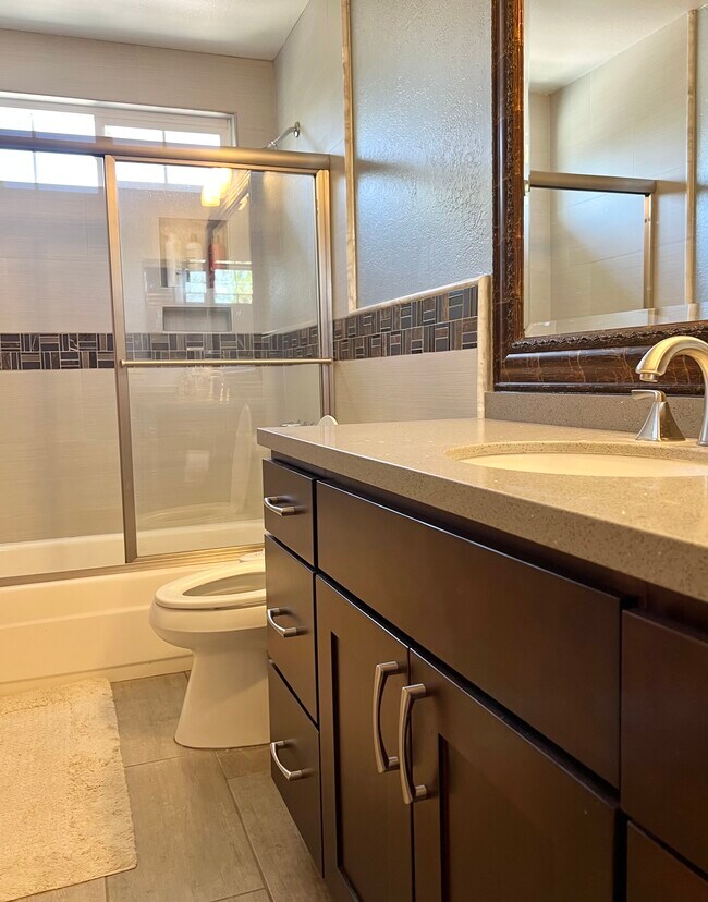 Foto del edificio - 17316 Stowers Ave