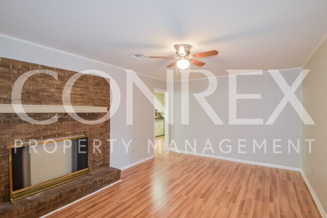 Building Photo - Charming 3 Bedroom Home in Montgomery!