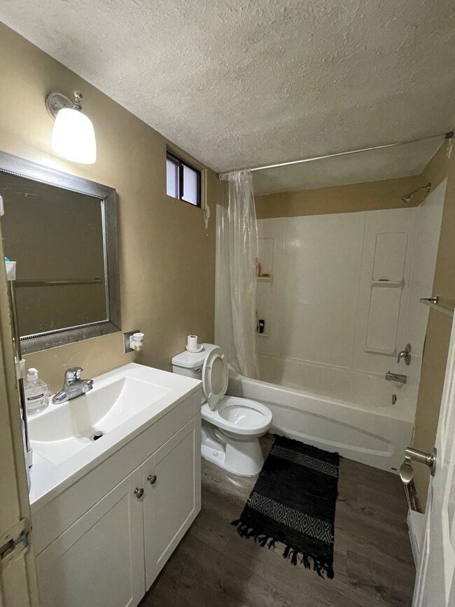 Photo du bâtiment - 371 4 Ave SE