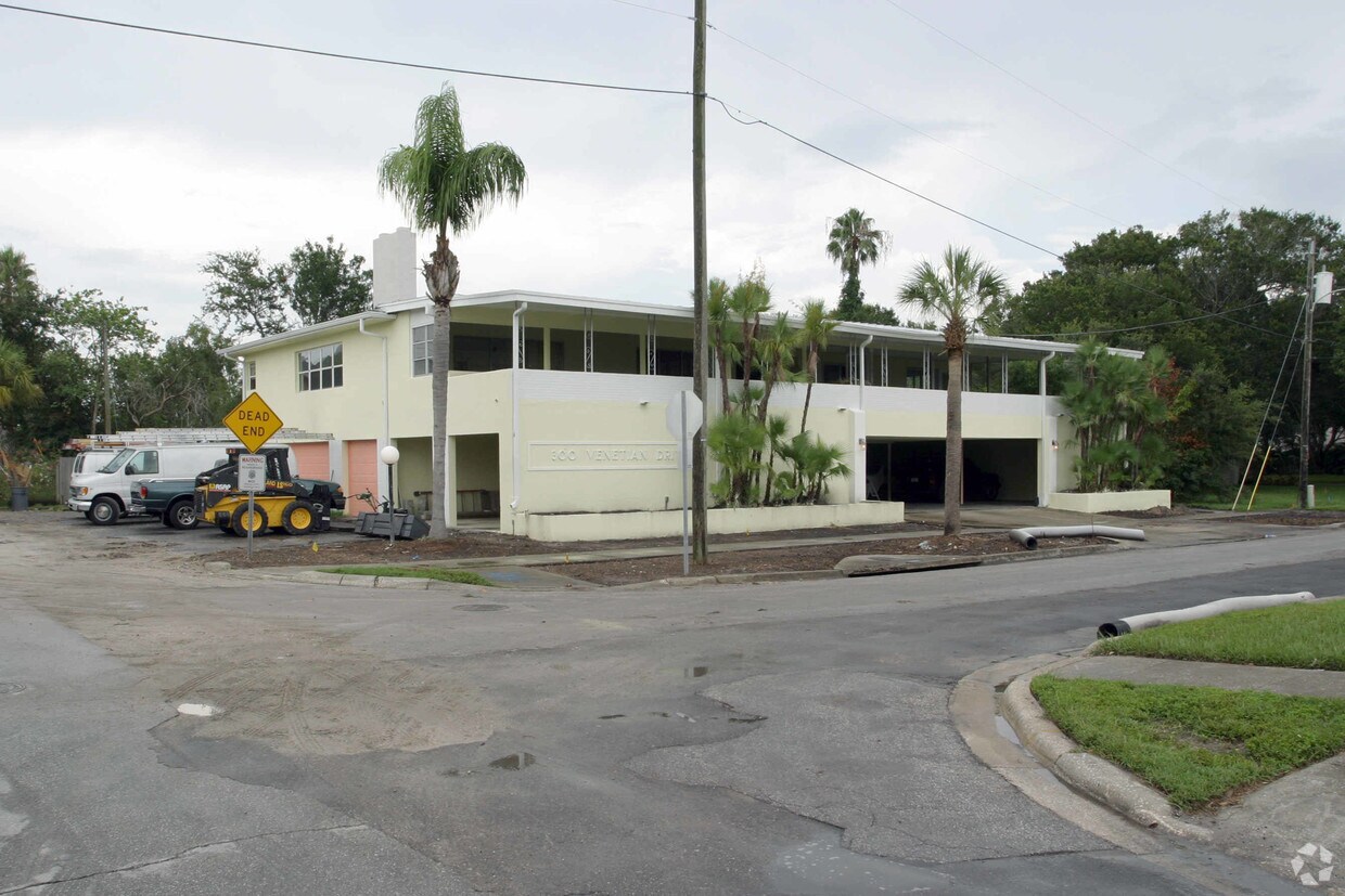 Primary Photo - Venetian Garden Apartments