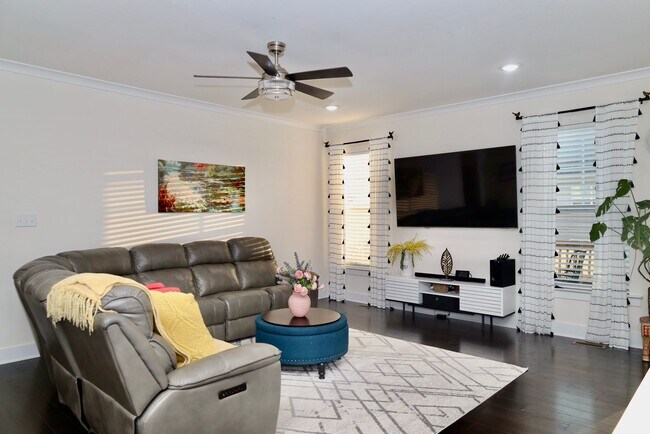 Foto del edificio - 5906 Sterlingworth Dr