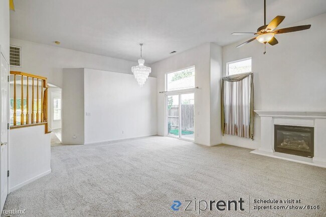 Foto del edificio - 4 br, 3.5 bath House - 7050 Emerald Street...